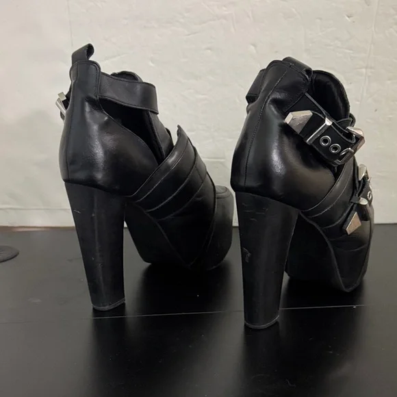 Jeffrey Campbell Black Platform Heels with Buckle Detail EU 40 - Picture 4 of 8